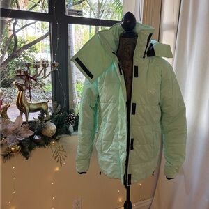 Mint Green Puffer Jacket Men’s M